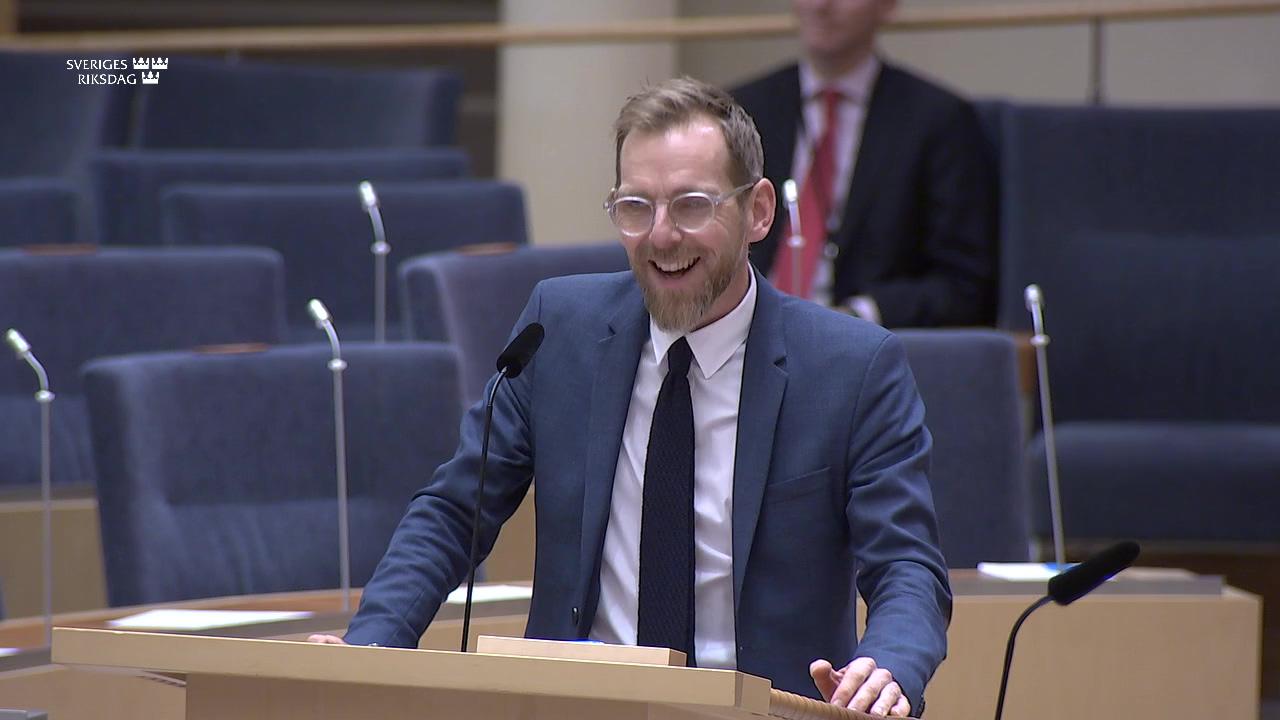 Stillbild från Interpellationsdebatt, Medlemsägda föreningar