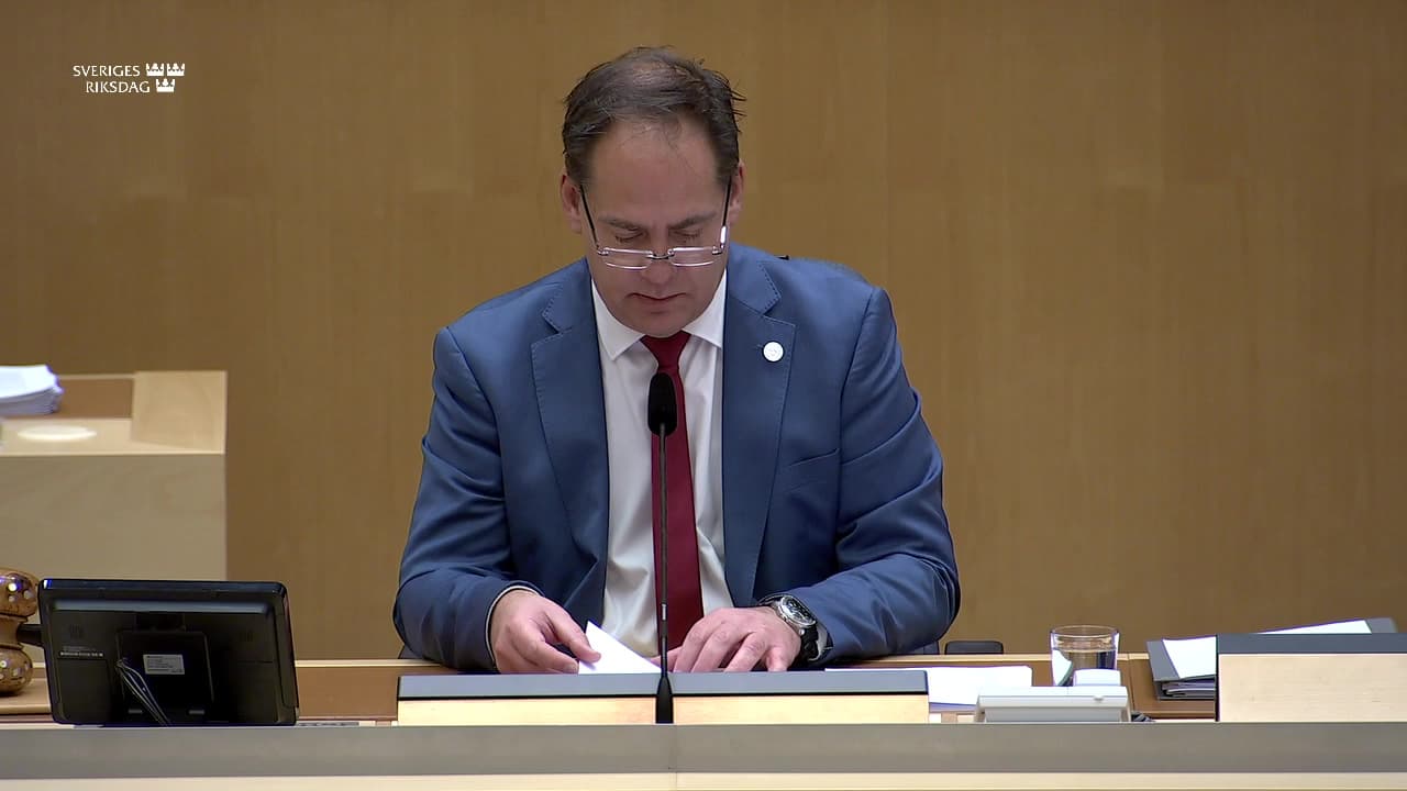 Stillbild från Beslut, Beslut