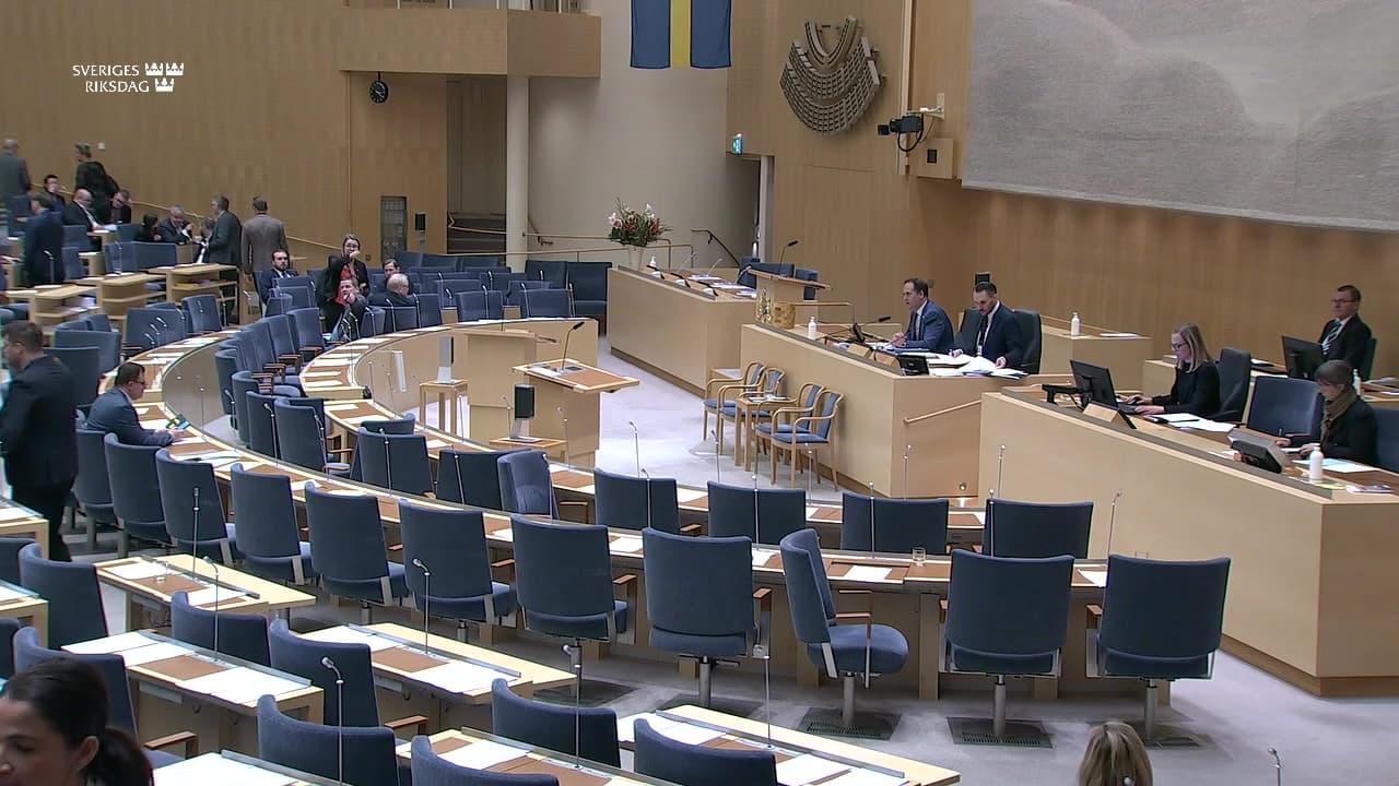 Stillbild från Beslut, Beslut