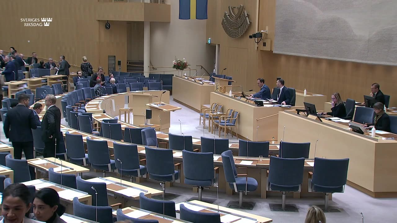 Stillbild från Beslut, Beslut