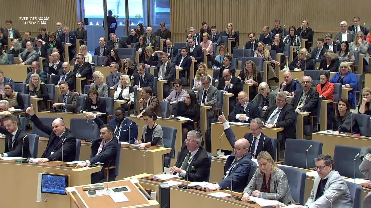Stillbild från Beslut, Beslut: Civila samhället, inklusive trossamfund