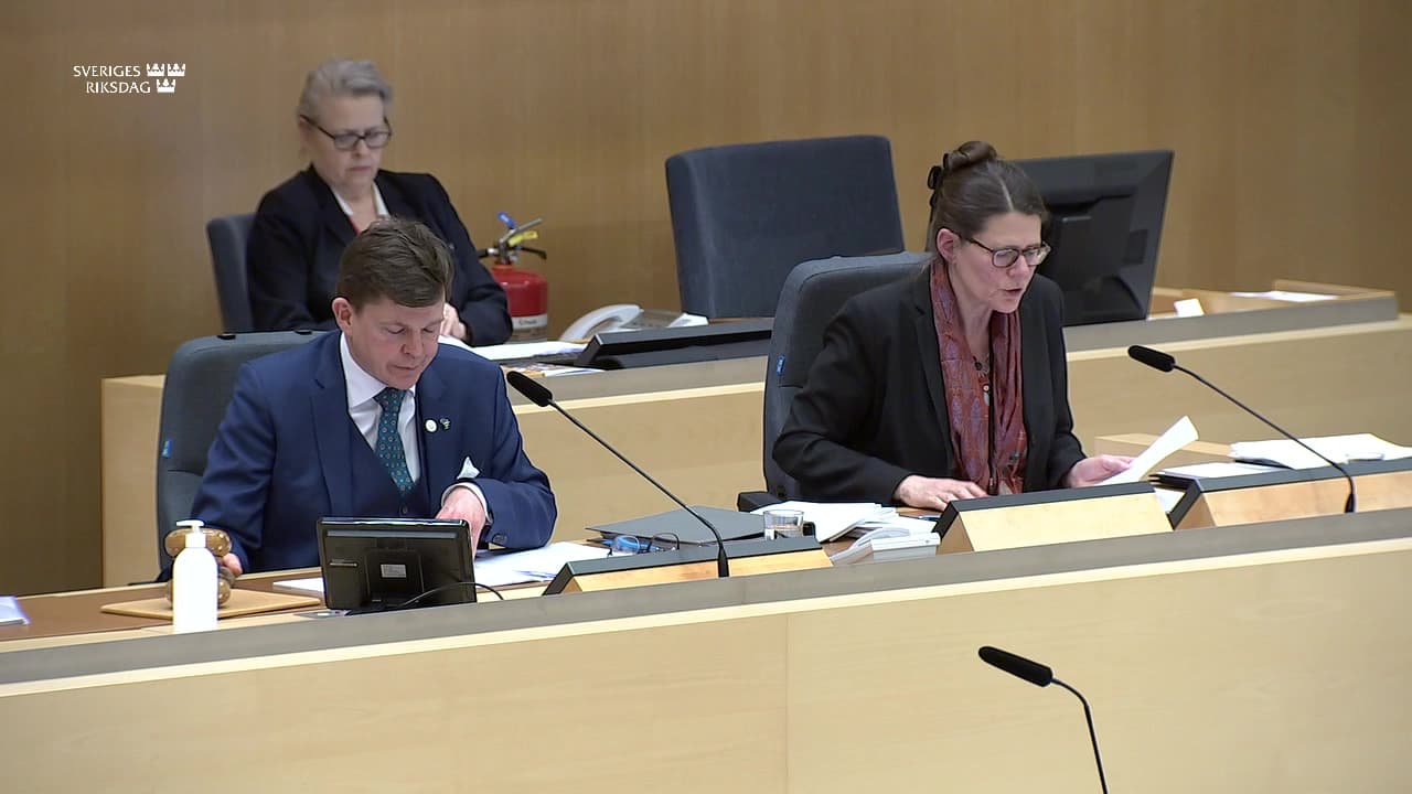 Stillbild från Beslut, Beslut: Ändringar i jordförvärvslagen i syfte att hindra att bestämmelserna om förvärvstillstånd kringgås