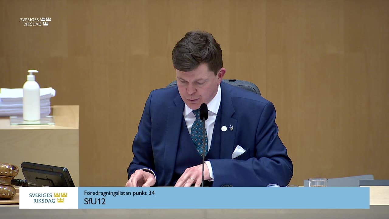 Stillbild från Beslut, Beslut: Riksrevisionens rapport om offentliga biträden i migrationsärenden