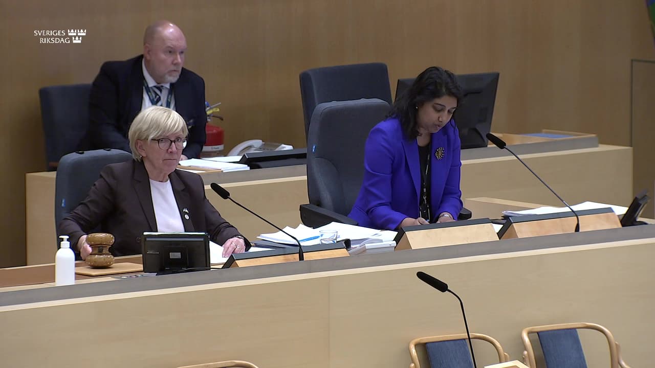 Stillbild från Beslut, Beslut: Yrkestrafik och taxi