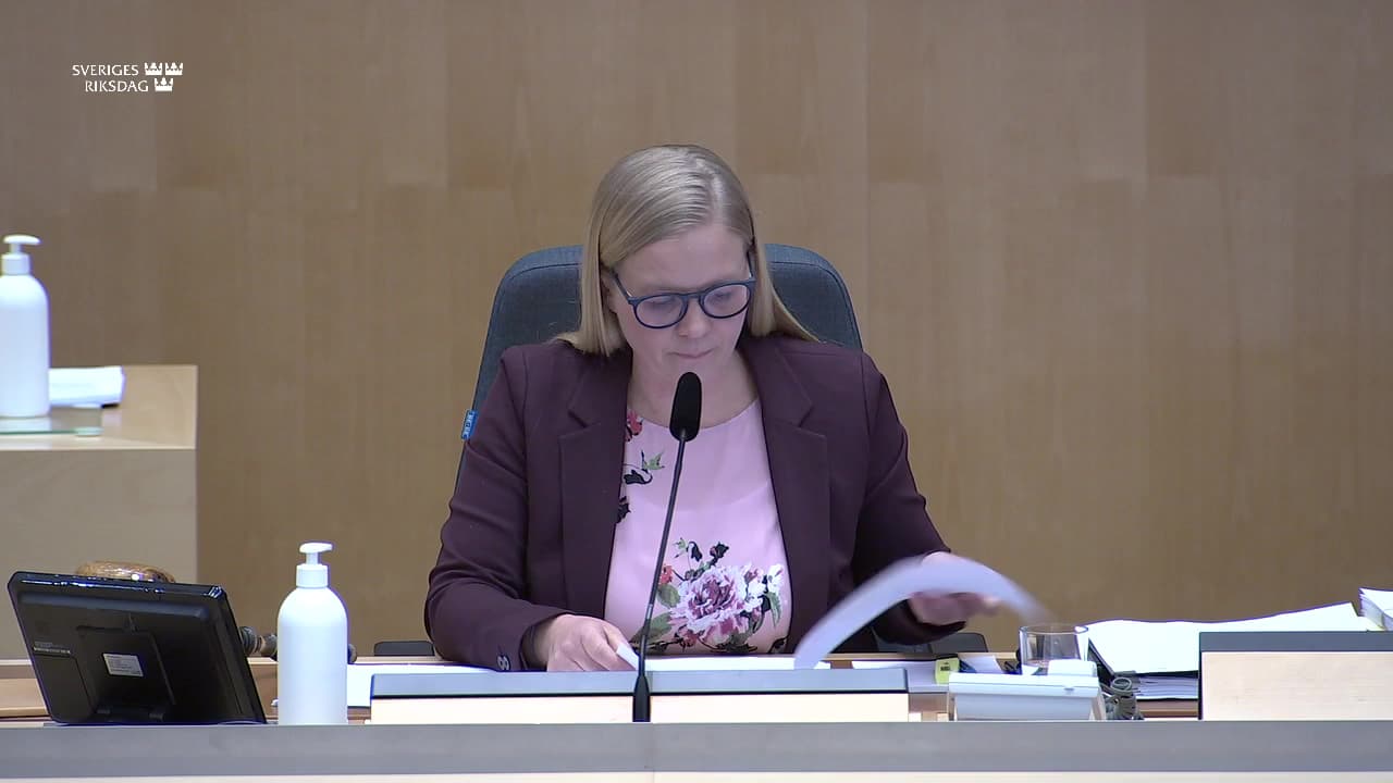 Stillbild från Beslut, Beslut: Processrättsliga frågor