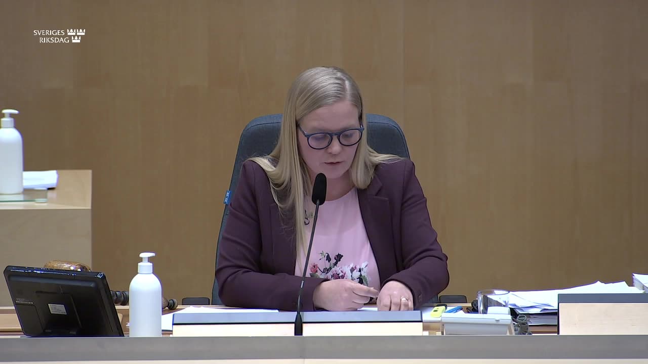 Stillbild från Beslut, Beslut: Riksrevisionens rapport om personalförsörjningen av kontinuerligt tjänstgörande gruppbefäl, soldater och sjömän