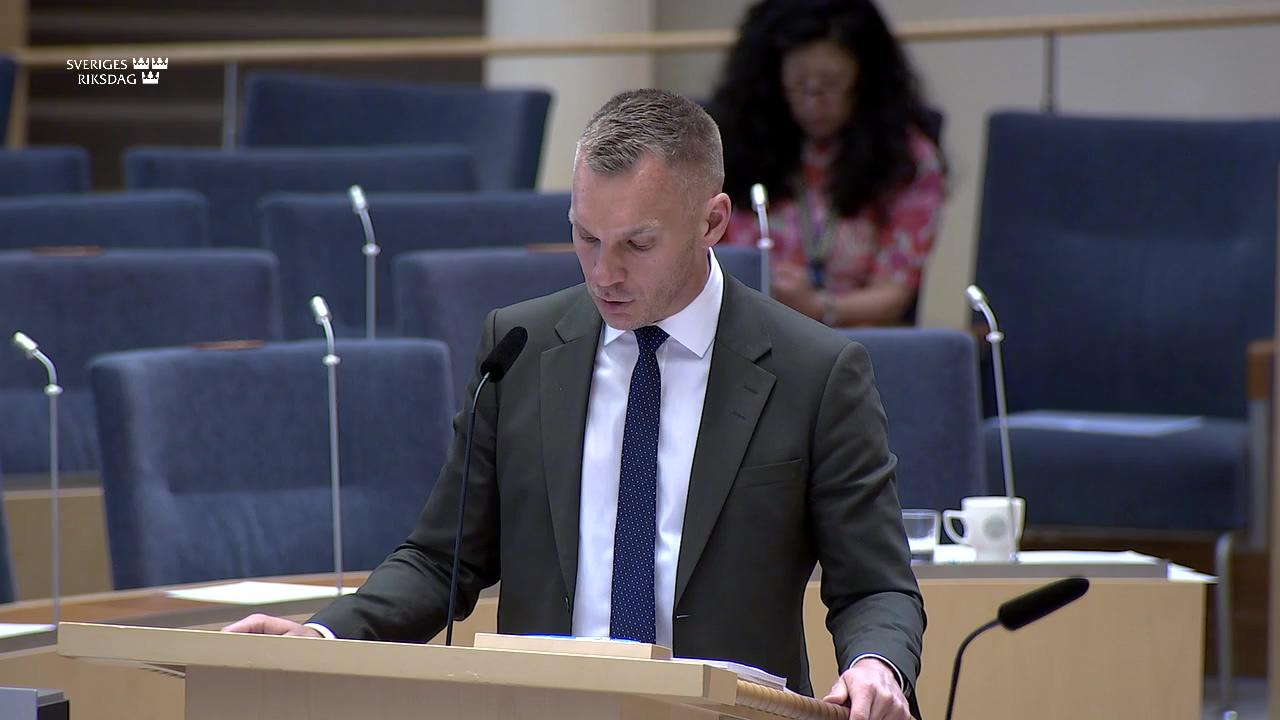 Stillbild från Interpellationsdebatt, Ökade medel till välfärden