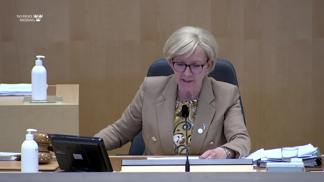Stillbild från Beslut, Beslut: Tillfällig skattefrihet för förmån av laddel på arbetsplatsen