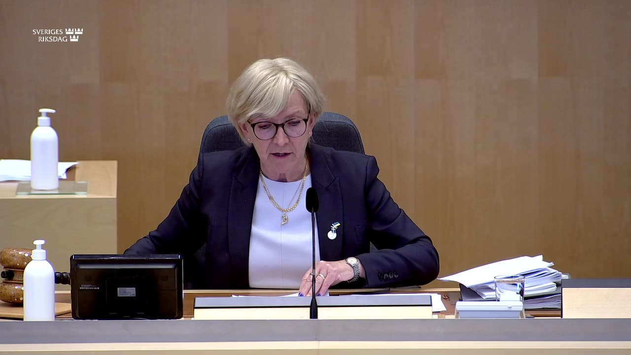 Stillbild från Beslut, Beslut: Estetiska produkter – en övergångsbestämmelse