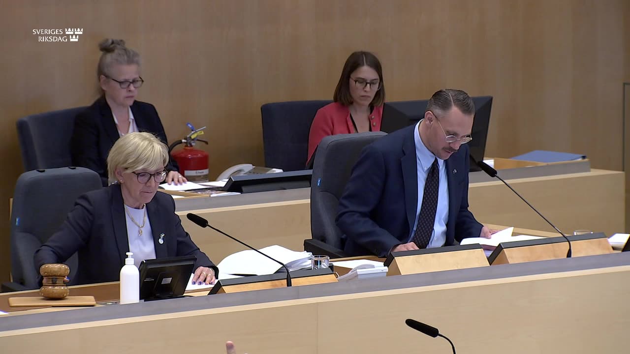Stillbild från Beslut, Beslut: Riksrevisionens rapport om miljömässig hållbarhet vid statlig upphandling