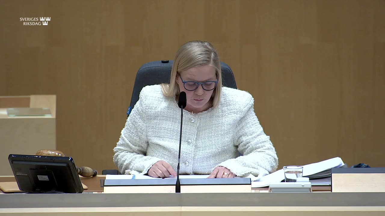 Stillbild från Beslut, Beslut: Utökad rätt för elever i gymnasieskolan och anpassade gymnasieskolan att läsa nationella minoritetsspråk