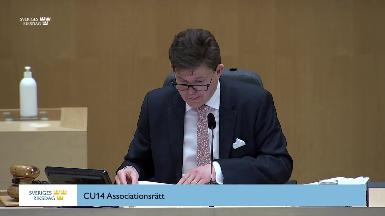 Stillbild från Beslut, Beslut: Associationsrätt
