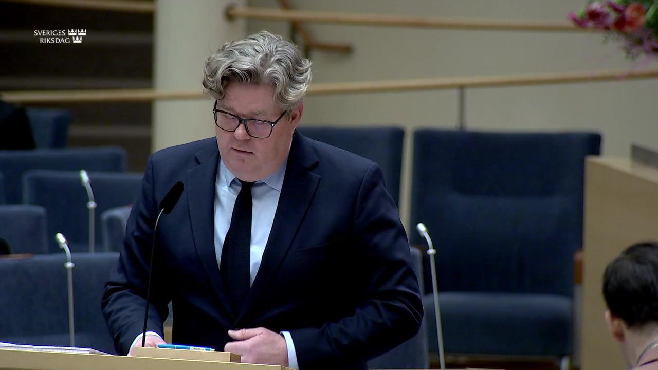 Stillbild från Interpellationsdebatt, Förbud mot omvändelseförsök