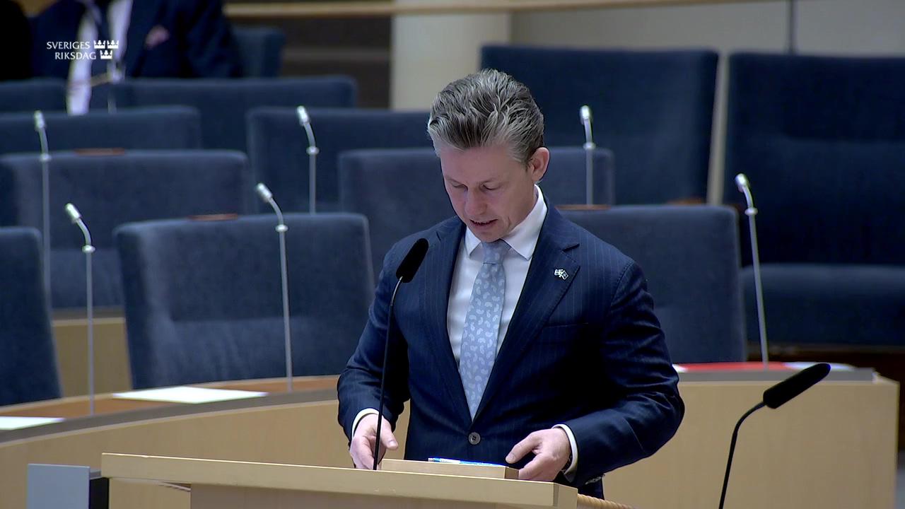 Stillbild från Interpellationsdebatt, Framtida rekrytering av personal till Försvarsmakten
