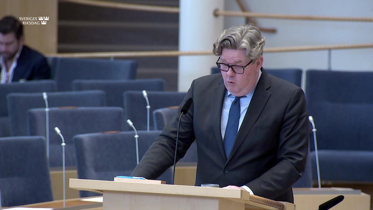 Stillbild från Interpellationsdebatt, Tillgång till rättskipning