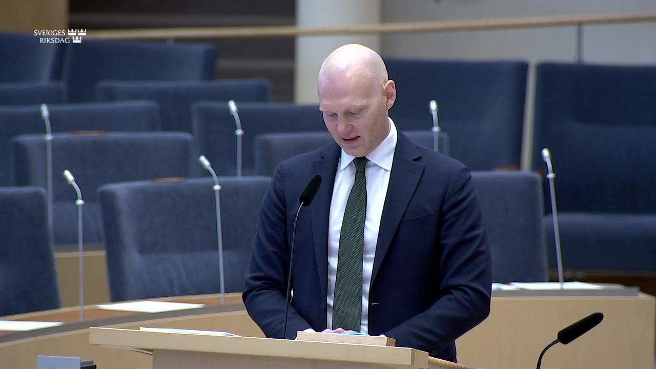 Stillbild från Interpellationsdebatt, Register över hushållens tillgångar och skulder