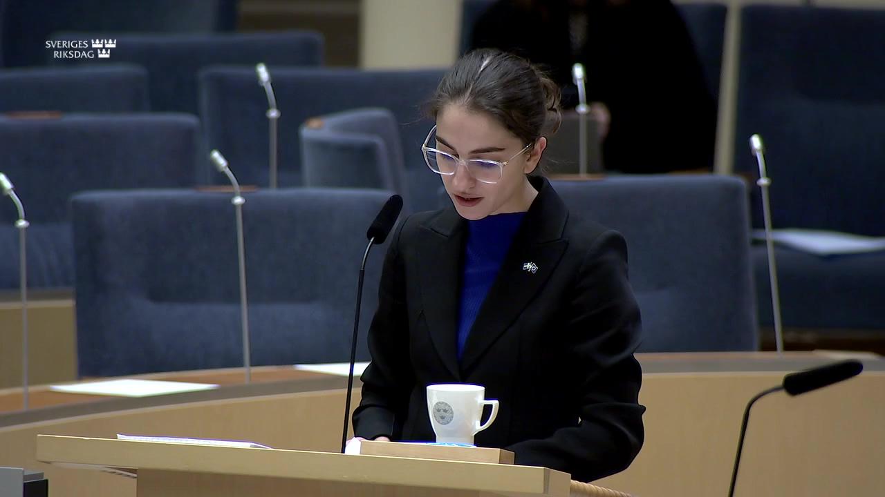 Stillbild från Interpellationsdebatt, Siffror som beskriver regeringens klimatpolitik