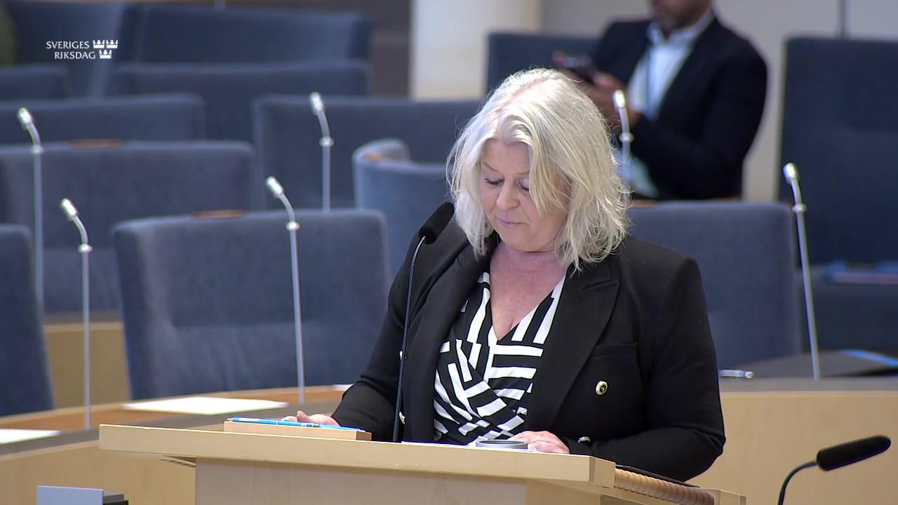 Stillbild från Interpellationsdebatt, Barn som lever i fattigdom