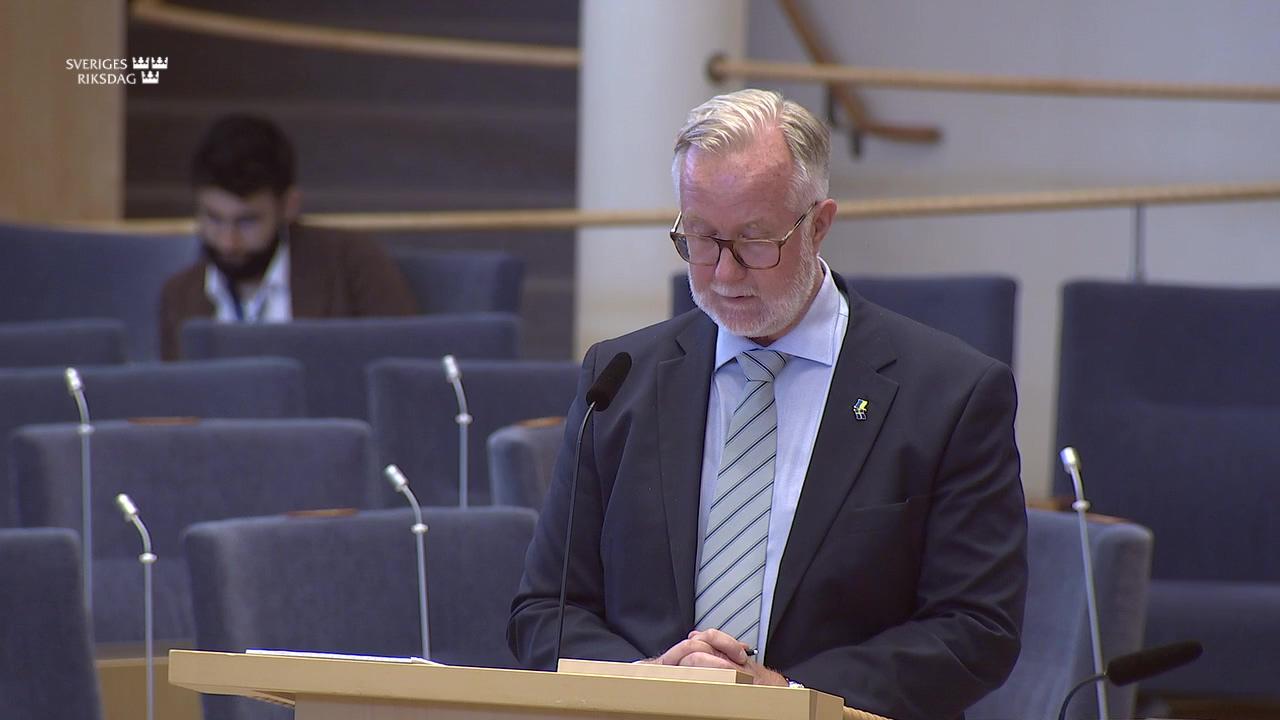 Stillbild från Interpellationsdebatt, Den nya a-kassan och fackens inkomstförsäkringar