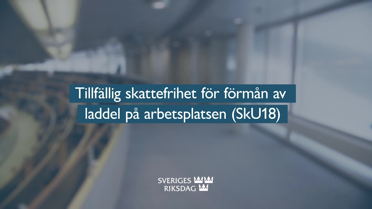 Stillbild från Beslut, Teckenspråkstolkat beslut: Tillfällig skattefrihet för förmån av laddel på arbetsplatsen