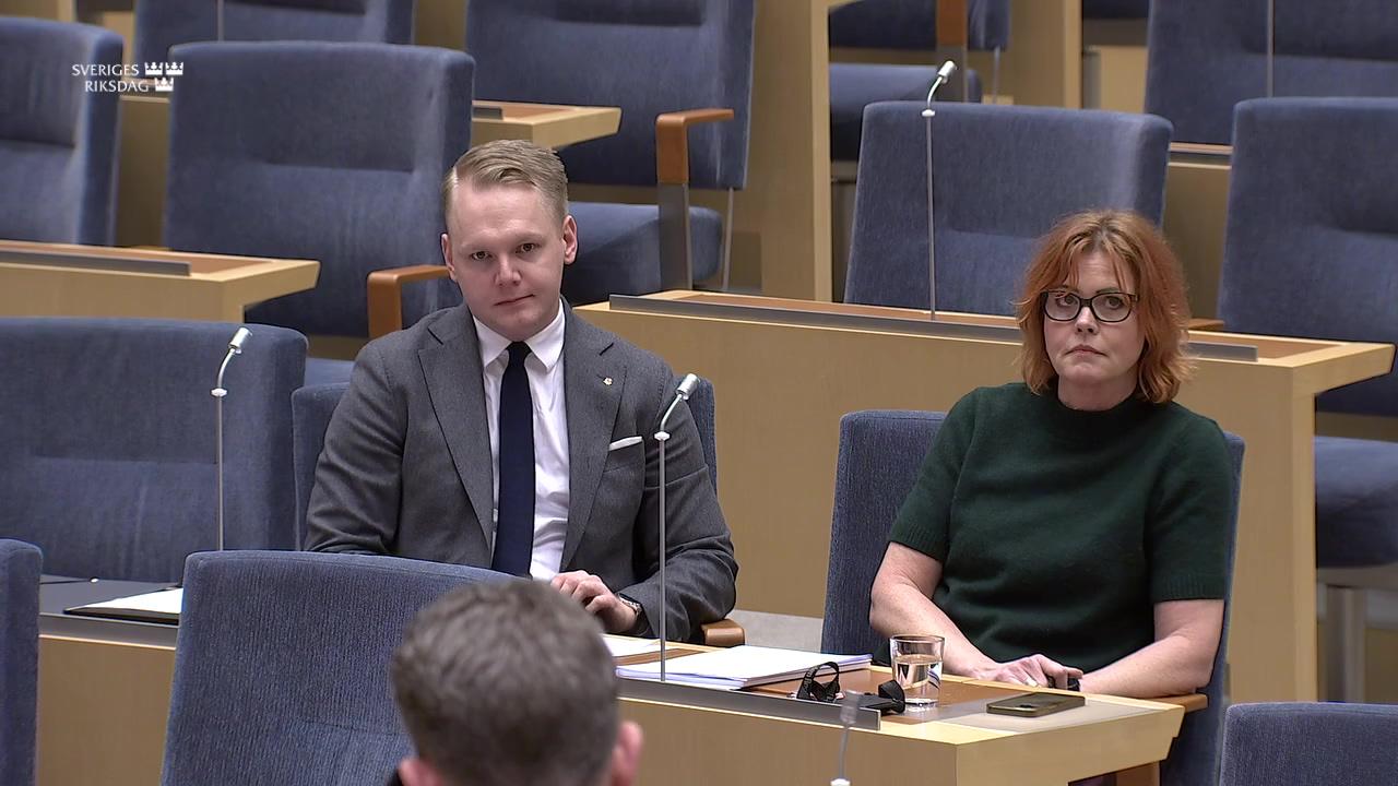 Stillbild från Interpellationsdebatt, Samexistens mellan Försvarsmaktens verksamhet och utbyggd vindkraft