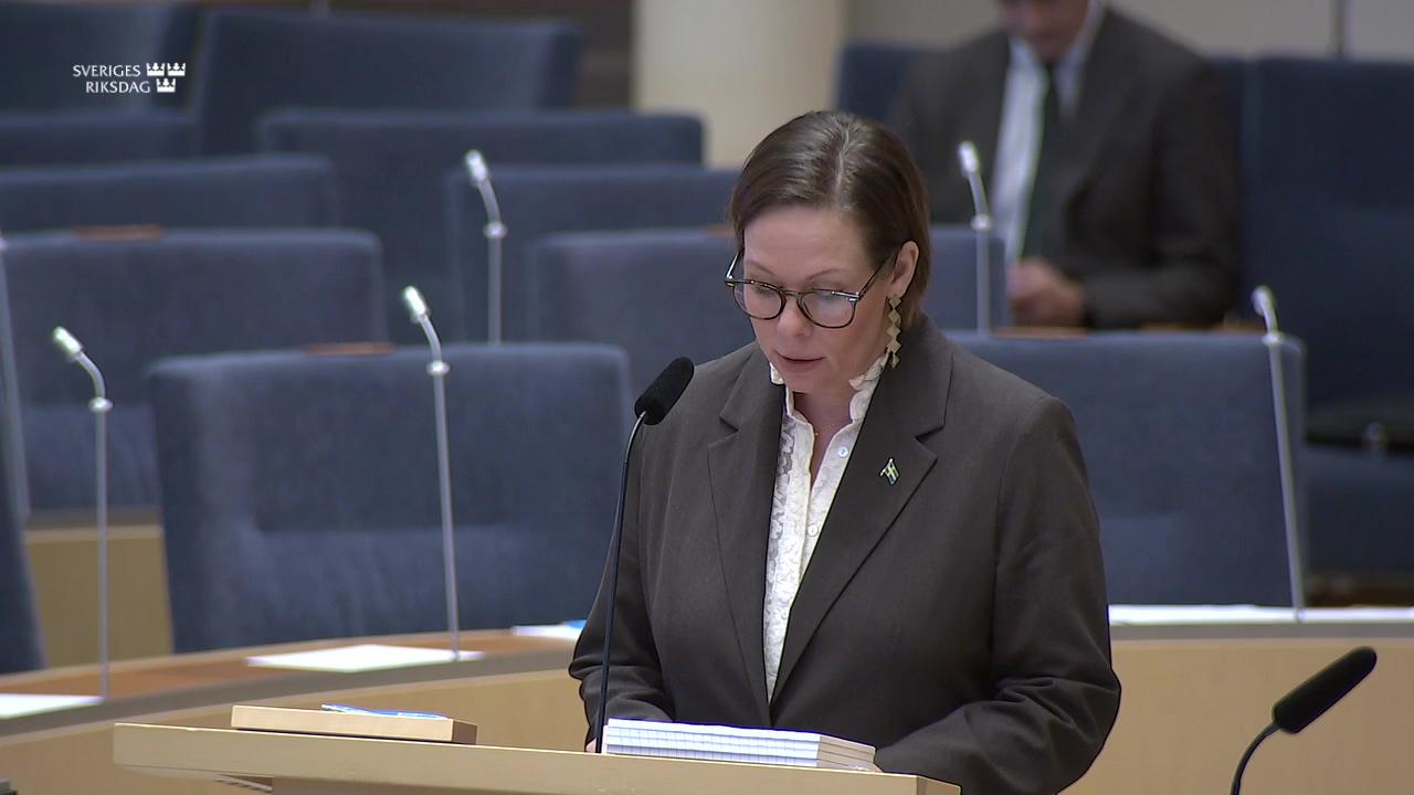 Stillbild från Interpellationsdebatt, Dialog med den iranska oppositionen i exil