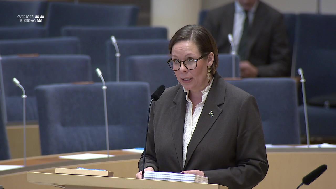 Stillbild från Interpellationsdebatt, Stöd till demokratirörelsen i Serbien