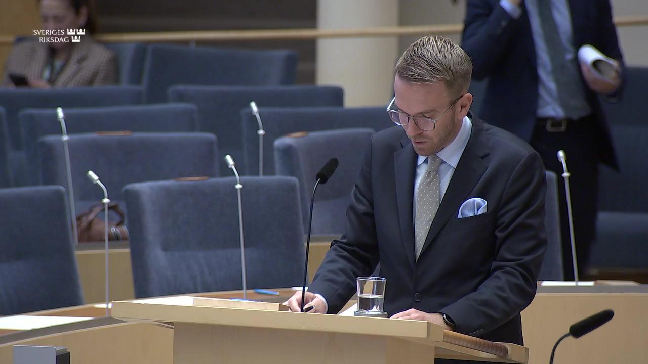 Stillbild från Interpellationsdebatt, Hanteringen av Nya Ostkustbanan