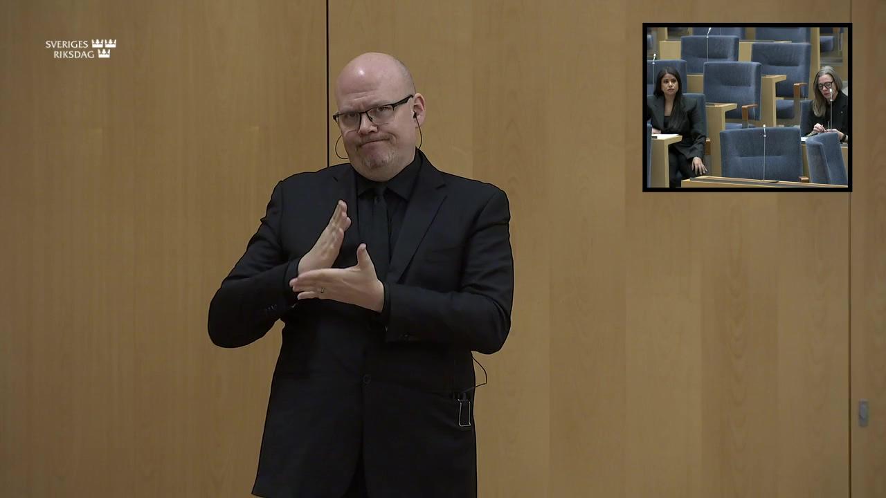 Stillbild från Interpellationsdebatt, Interpellationsdebatt: Rätten till teckenspråk genom livet - teckenspråkstolkad