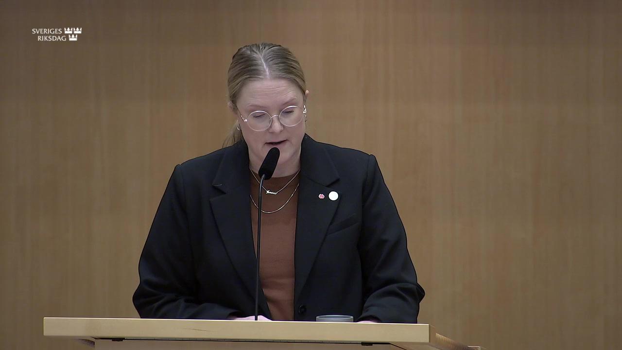 Stillbild från Debatt om förslag, Socialavgifter