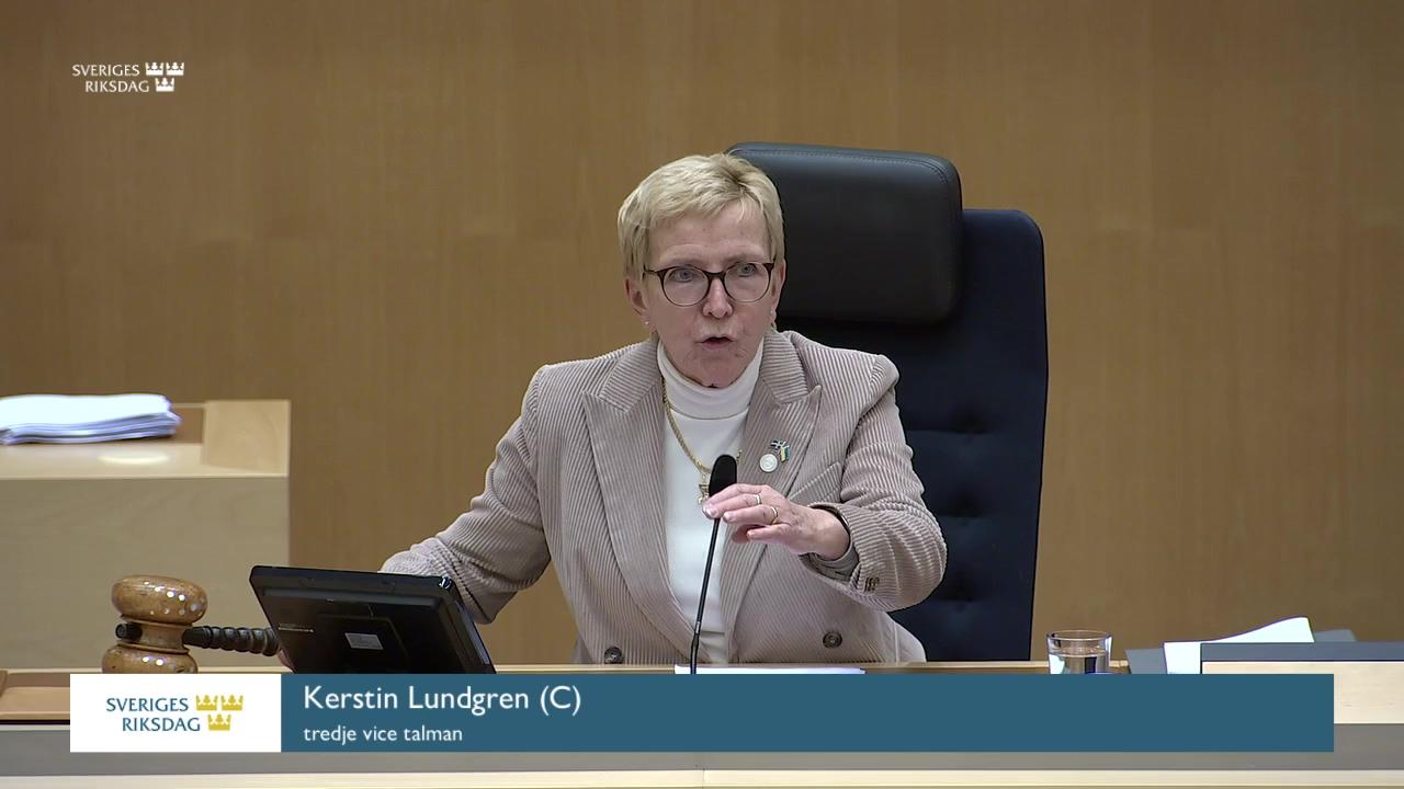 Stillbild från Beslut, Beslut: Pensioner