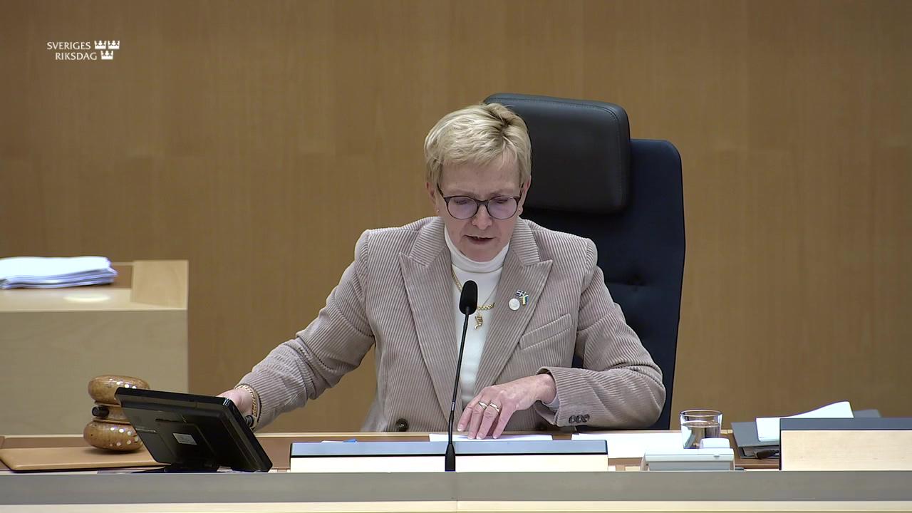 Stillbild från Beslut, Beslut: Straffansvar för olovlig finansiell verksamhet