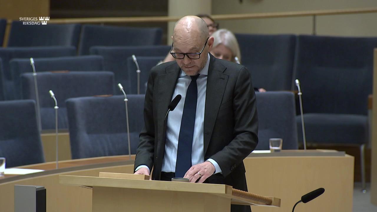 Stillbild från Interpellationsdebatt, Lönebidrag för plattformsarbete