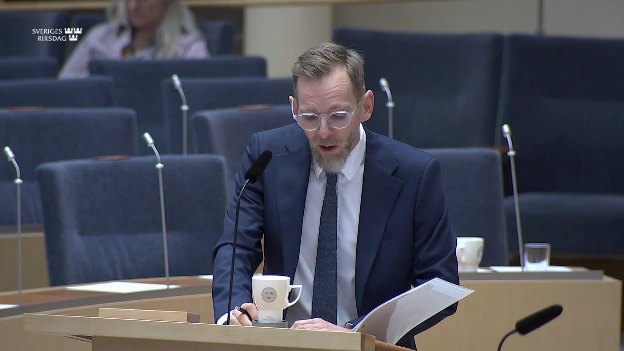 Stillbild från Interpellationsdebatt, Brister i psykiatrisk tvångsvård av barn och unga