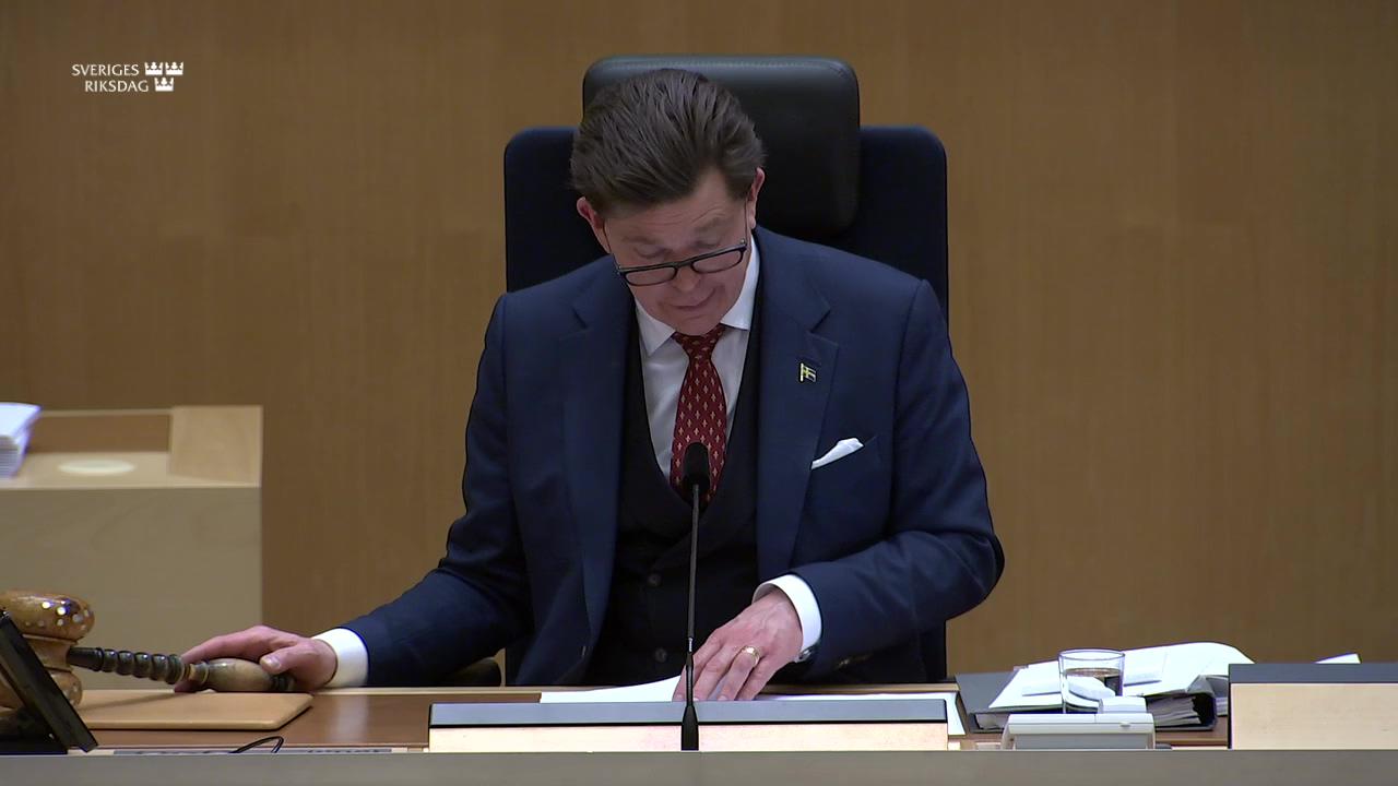 Stillbild från Beslut, Beslut: Unga lagöverträdare