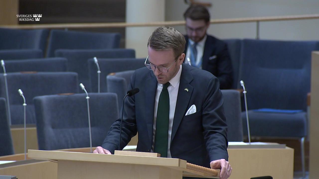 Stillbild från Interpellationsdebatt, Förbättrad miljökontroll på fordon