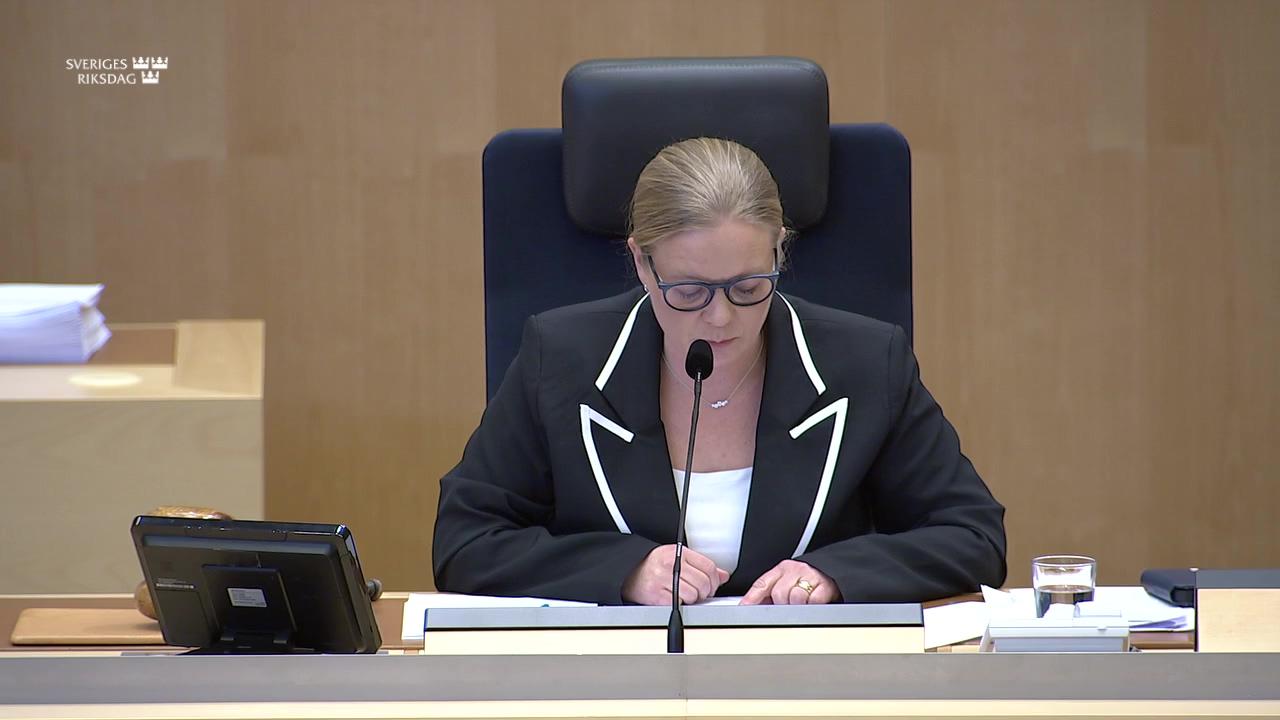 Stillbild från Beslut, Beslut: Minoritetsfrågor