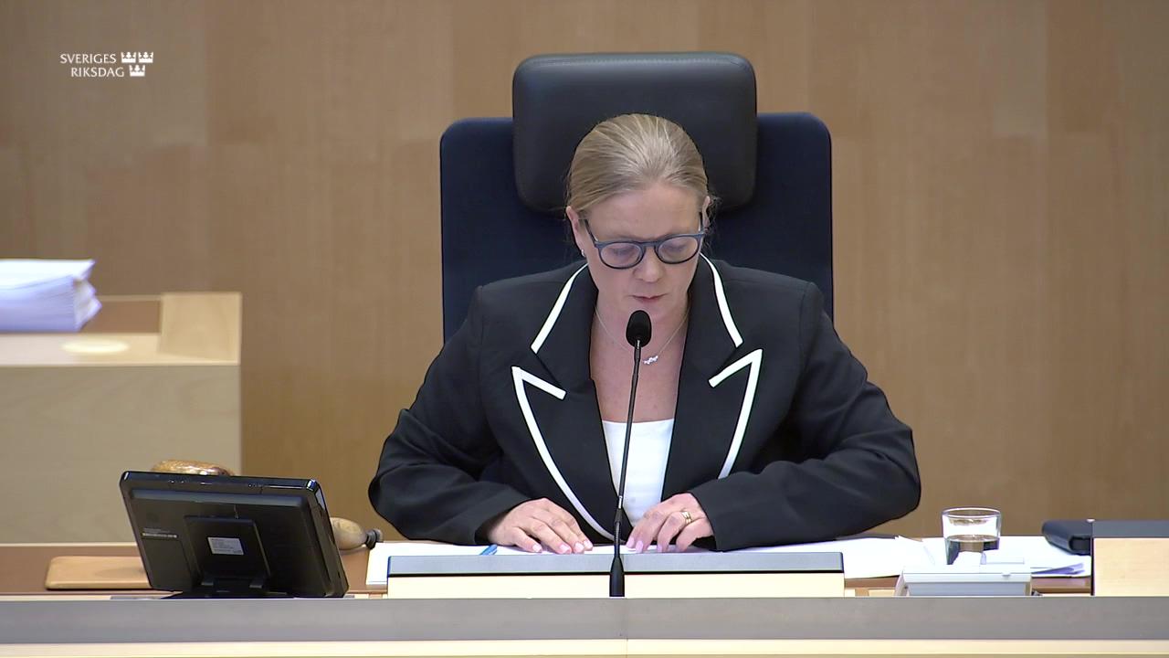 Stillbild från Beslut, Beslut: Trossamfund och begravningsfrågor