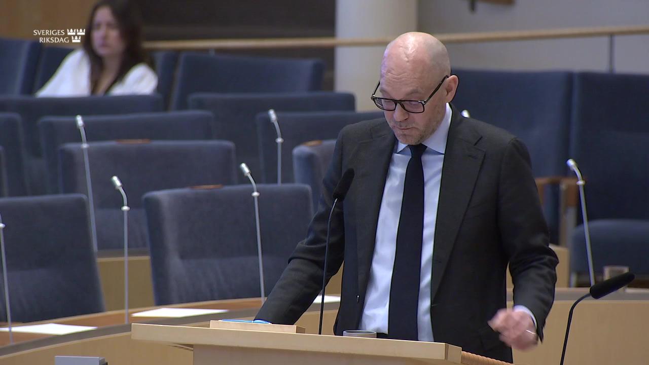 Stillbild från Interpellationsdebatt, Utbildningsbevis för ställningsbyggare
