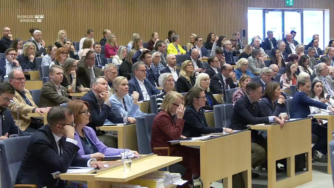 Stillbild från Beslut, Beslut: Frihetsberövande påföljder för barn och unga
