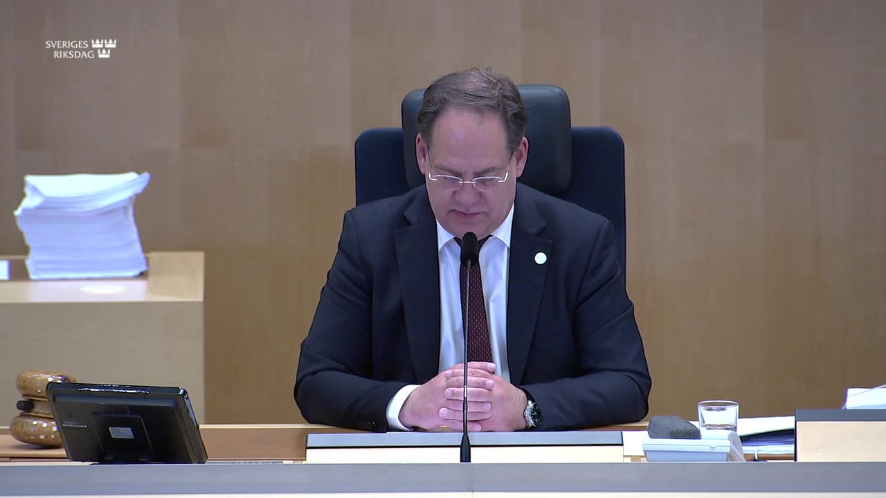 Stillbild från Beslut, Beslut: Nya regler för att främja central clearing av OTC-derivat i EU