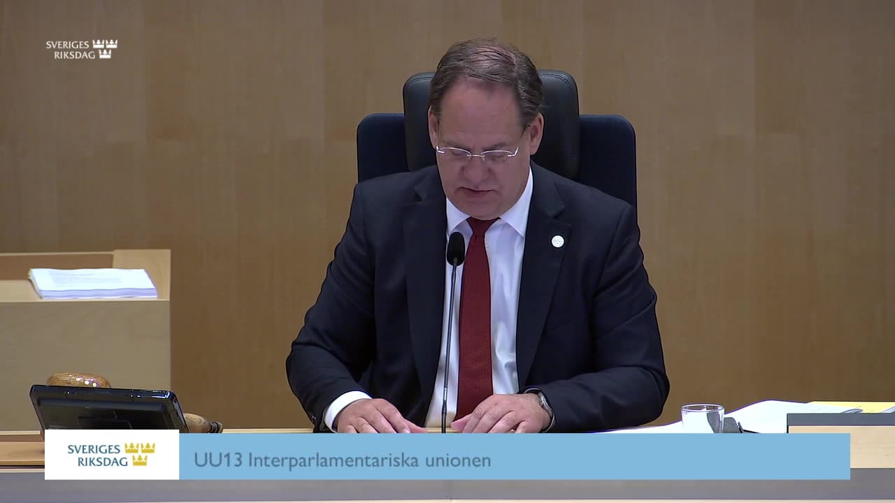 Stillbild från Beslut, Beslut: Interparlamentariska unionen
