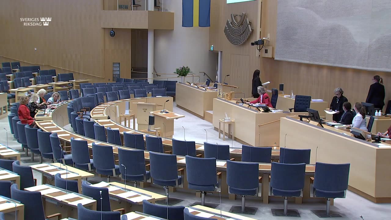 Stillbild från Debatt om förslag, Frihet från våld, förtryck och utnyttjande – En nationell strategi mot mäns våld mot kvinnor, våld i nära relationer, utnyttjande i prostitution och människohandel samt hedersrelaterat våld och förtryck