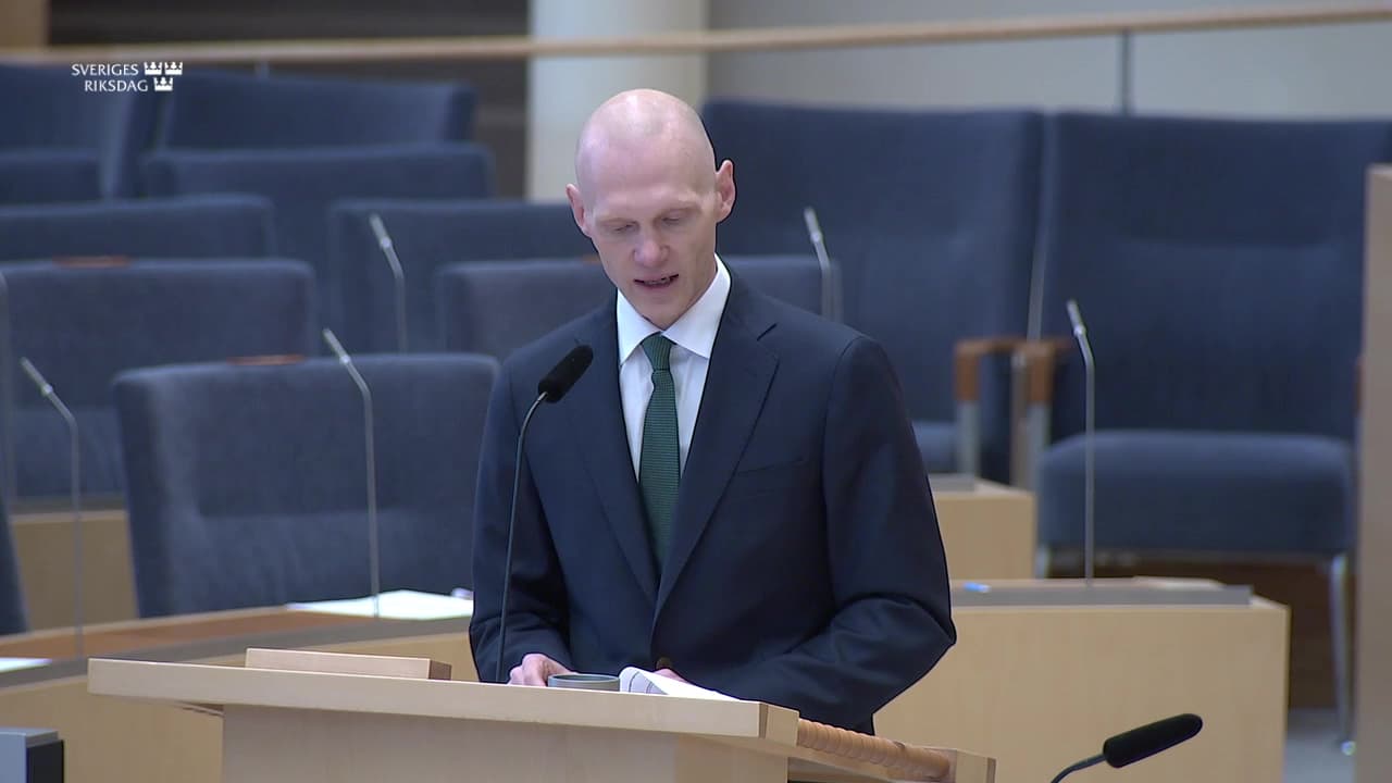 Stillbild från Interpellationsdebatt, Tillit till regeringsmakten