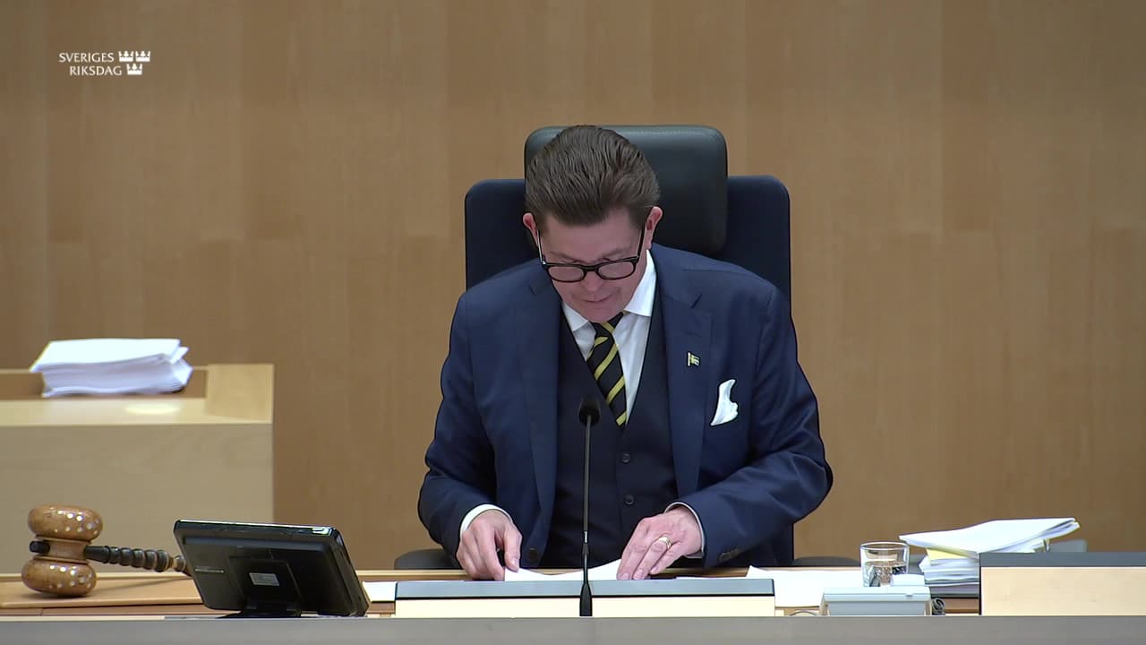 Stillbild från Beslut, Beslut: För barns rättigheter och trygghet – en ny lag om omhändertagande för vård av barn och unga