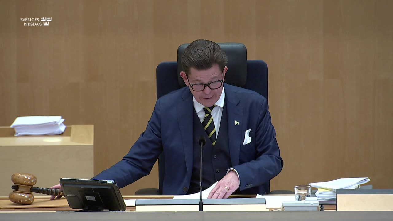 Stillbild från Beslut, Beslut: Skyldighet att betala för tandvård – nya regler för vissa utlänningar